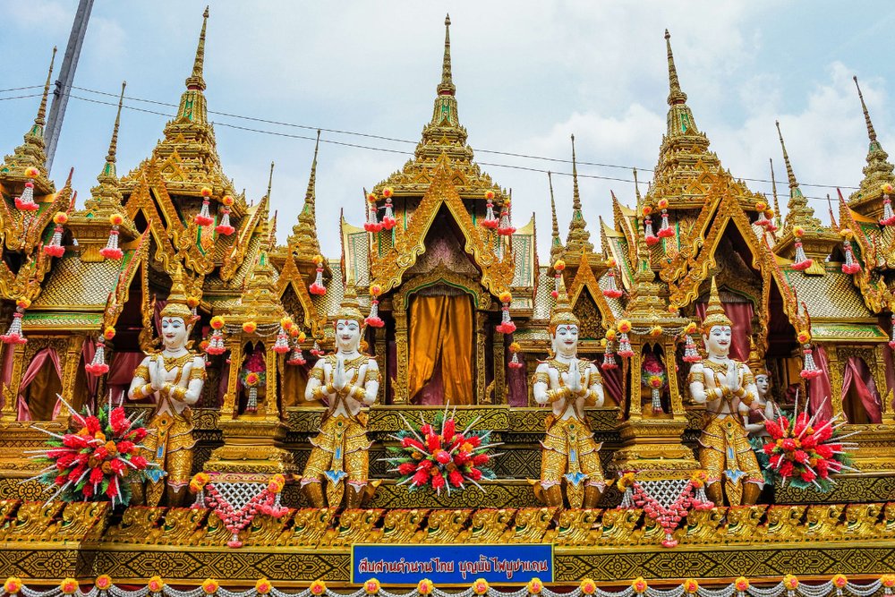 Lễ Hội Tên Lửa Bun Bang Fai: Cầu Cho Mùa Màng Bội Thu