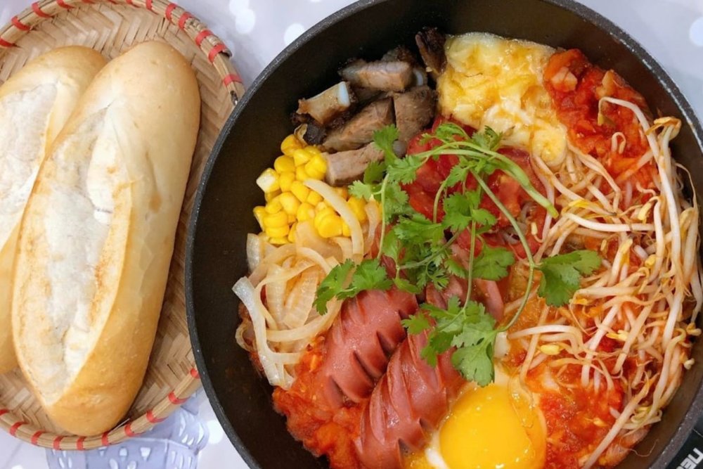 5. Thưởng Thức Ngay Bánh Mì Chảo/Bít Tết