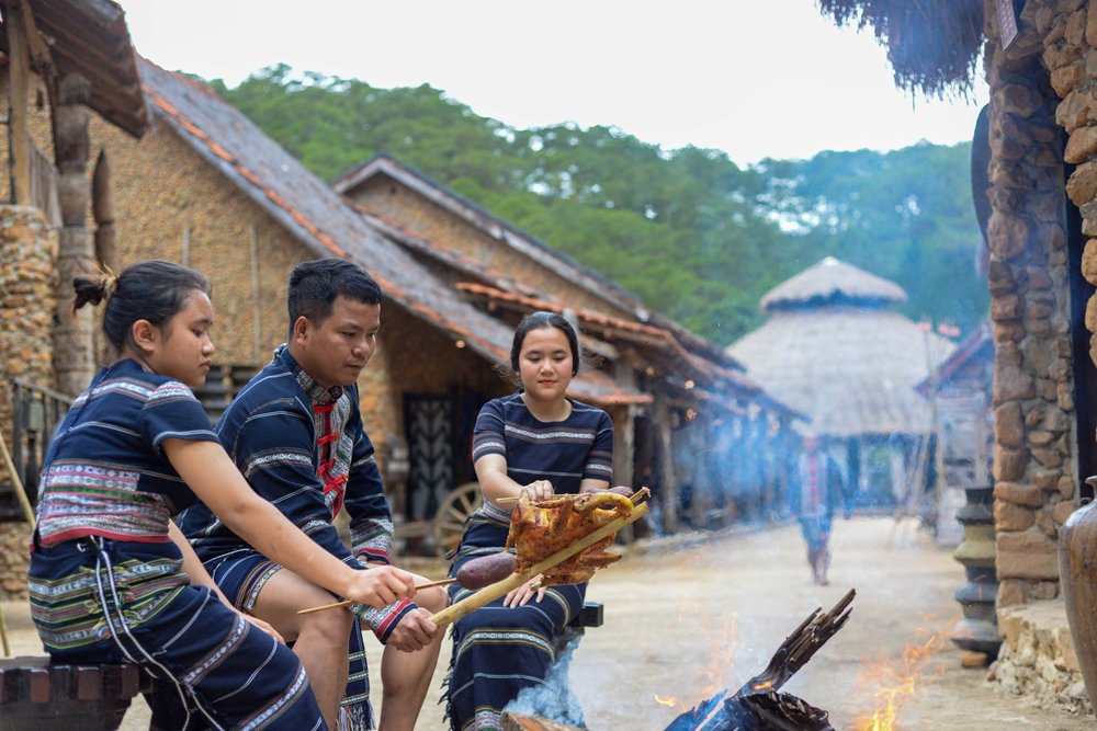 Thưởng Thức Ẩm Thực Tây Nguyên Ở Làng Cù Lần Đà Lạt