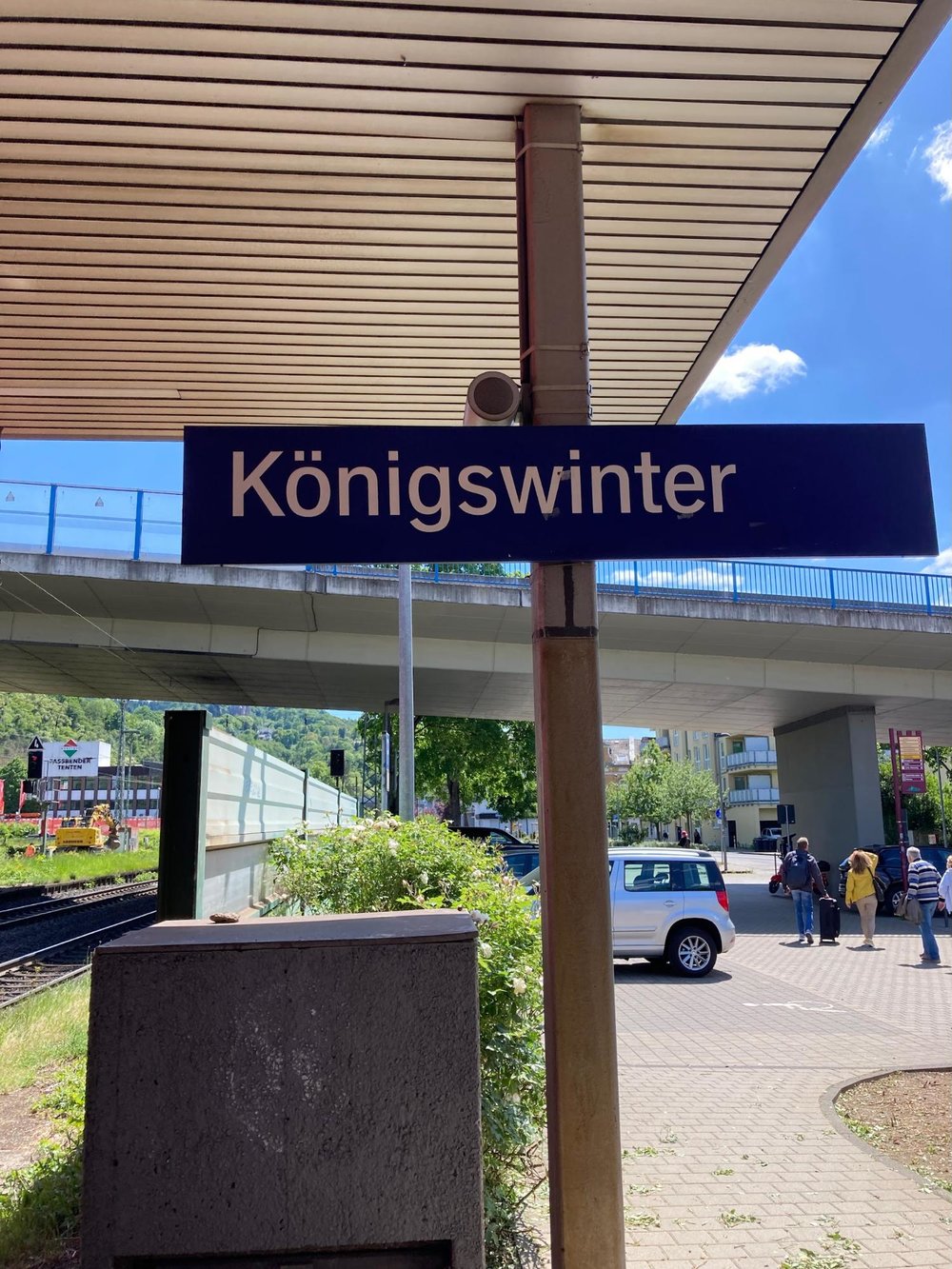 【デュッセルドルフから日帰り列車旅】Königswinter（ケーニヒスヴィンター）でドイツを100%たのしむ1日　駅　ケーニヒスヴィンター