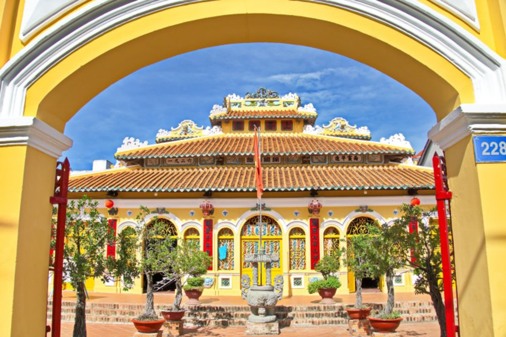 Đình Thần Châu Phú 