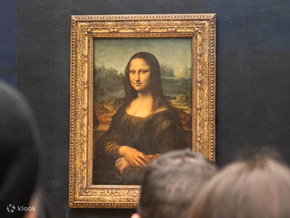 mona lisa painting in the louvre