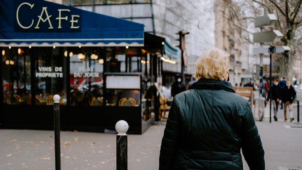 girl walking around paris