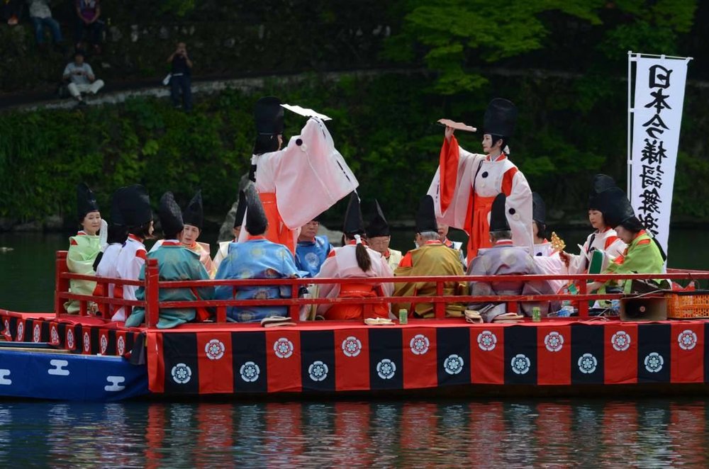 Lễ Hội Truyền Thống Rồng Mifune Matsuri (Tháng 5)