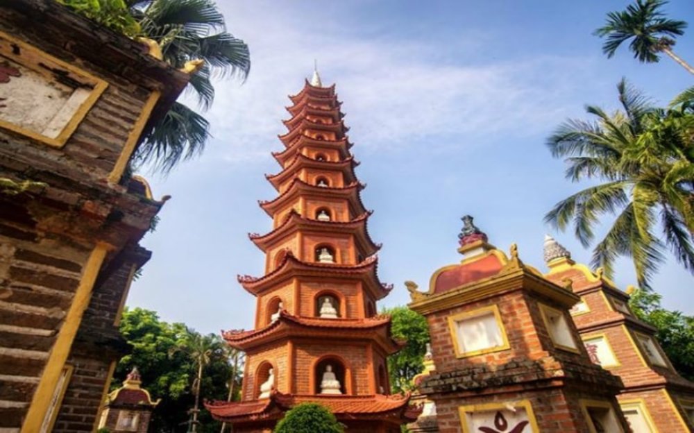 Bảo Tháp Lục Độ Đài Sen - Điểm Nhấn Của Ngôi Chùa Cổ