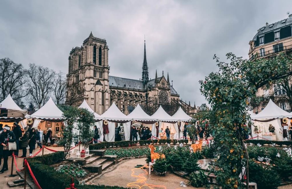  Notre-Dame Christmas Market