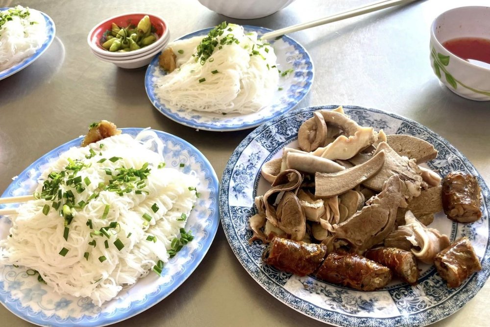 Bánh Hỏi Lòng Heo - Món Ăn Trưa Ngon Ở Phú Yên