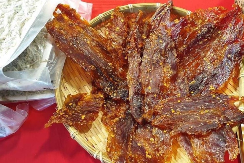 Mua Đặc Sản Phú Yên Ở Đâu? Gợi Ý Địa Chỉ Mua Quà Chất Lượng Khi Du Lịch Xứ Hoa Vàng