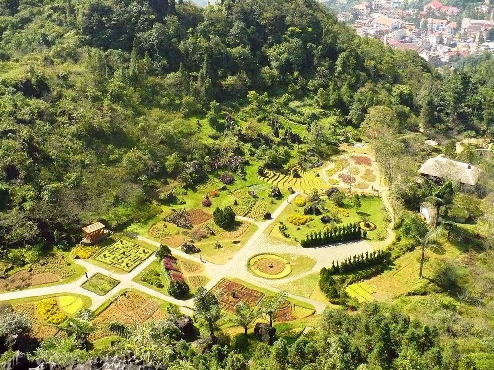 Vườn Hoa Trung Tâm