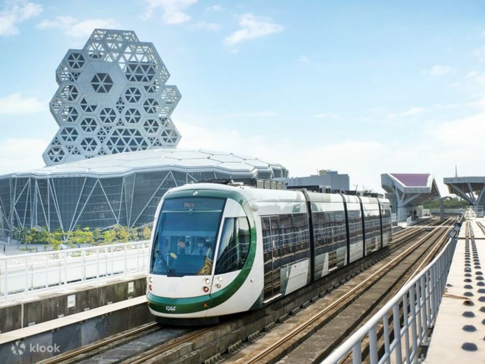 Di Chuyển Bằng Tàu Điện Ngầm MRT Ở Singapore