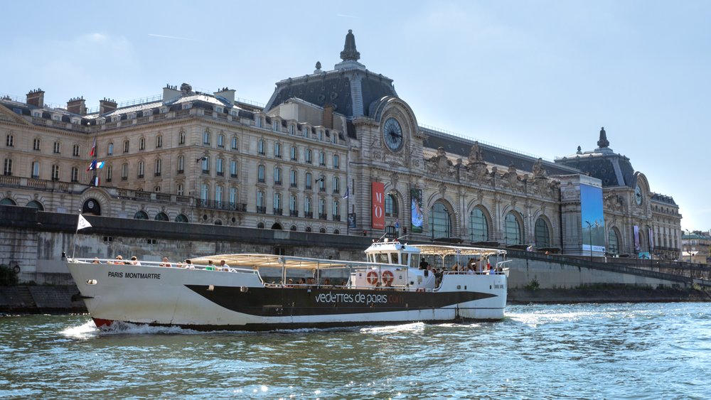 seine river cruise boat