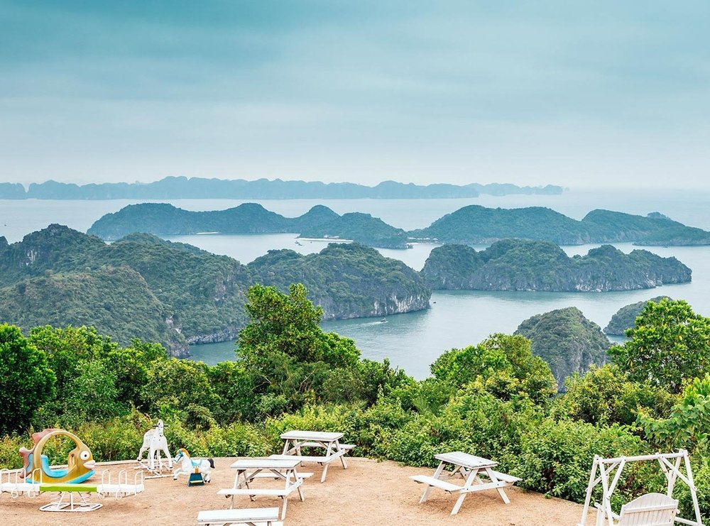 Ngắm Nhìn Đảo Cát Bà Từ Pháo Đài Thần Công