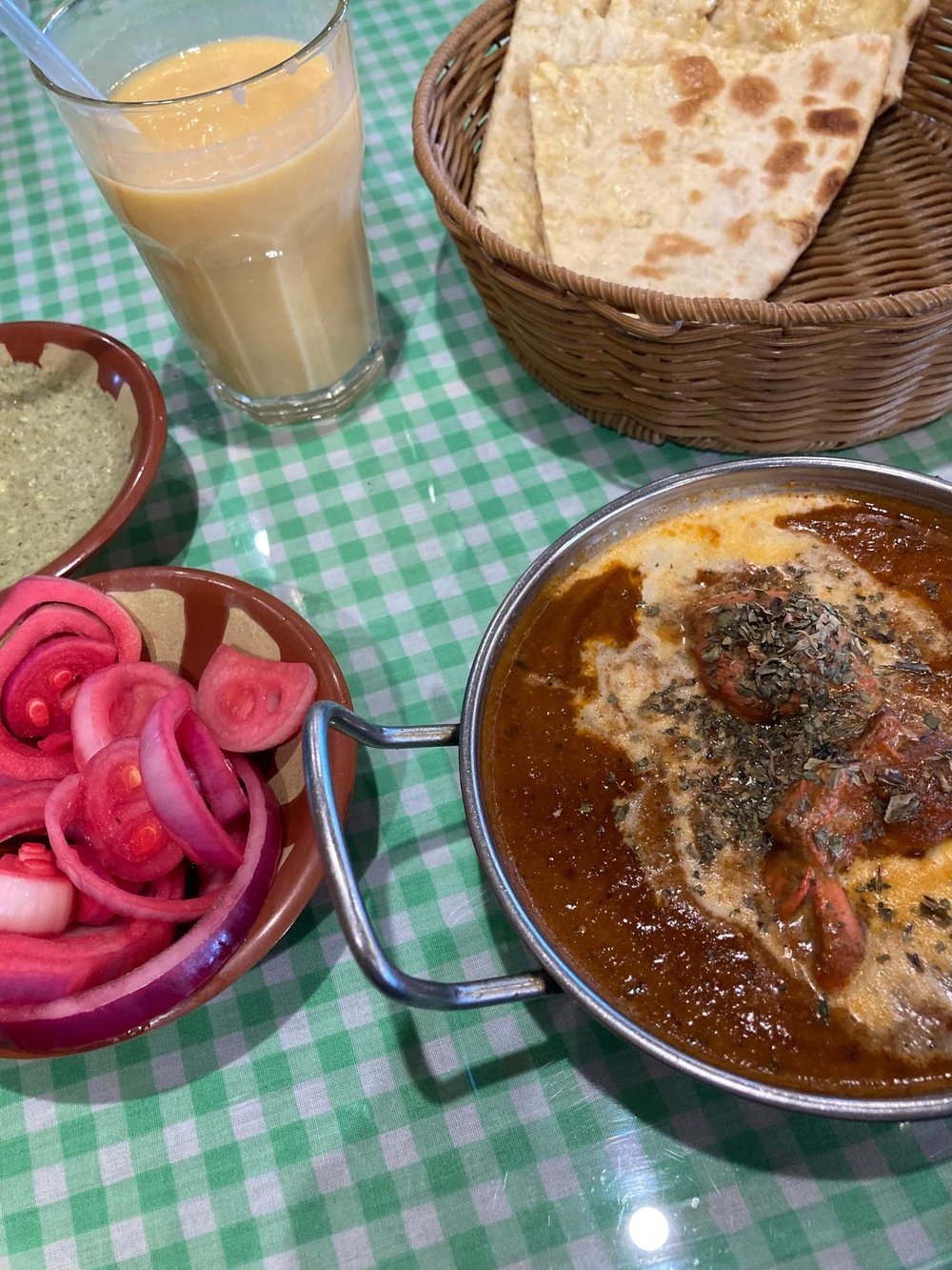 【エジプト】100％おすすめ！シナイ山で感動の朝日を迎えよう　朝ごはん　インドカレー バターチキン　チーズナン　ラッシー