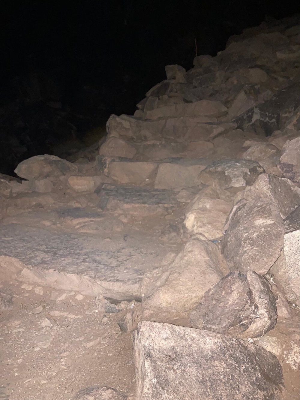 【エジプト】100％おすすめ！シナイ山で感動の朝日を迎えよう　階段