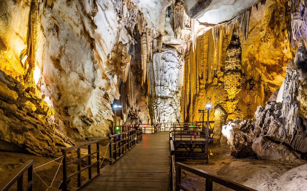 Quảng Bình - Vương Quốc Của Những Kỳ Quan Hang Động