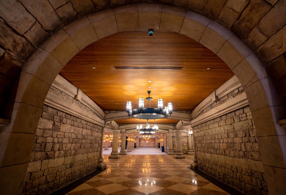 Lunar Castle – Lâu Đài Mặt Trăng Dành Cho Trải Nghiệm Điện Ảnh Ấn Tượng