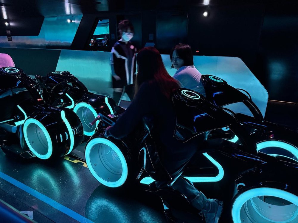 上海ディズニー チケット TRON Lightcycle Power Run