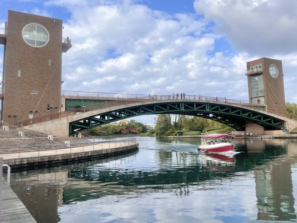 富岩水上遊覽船