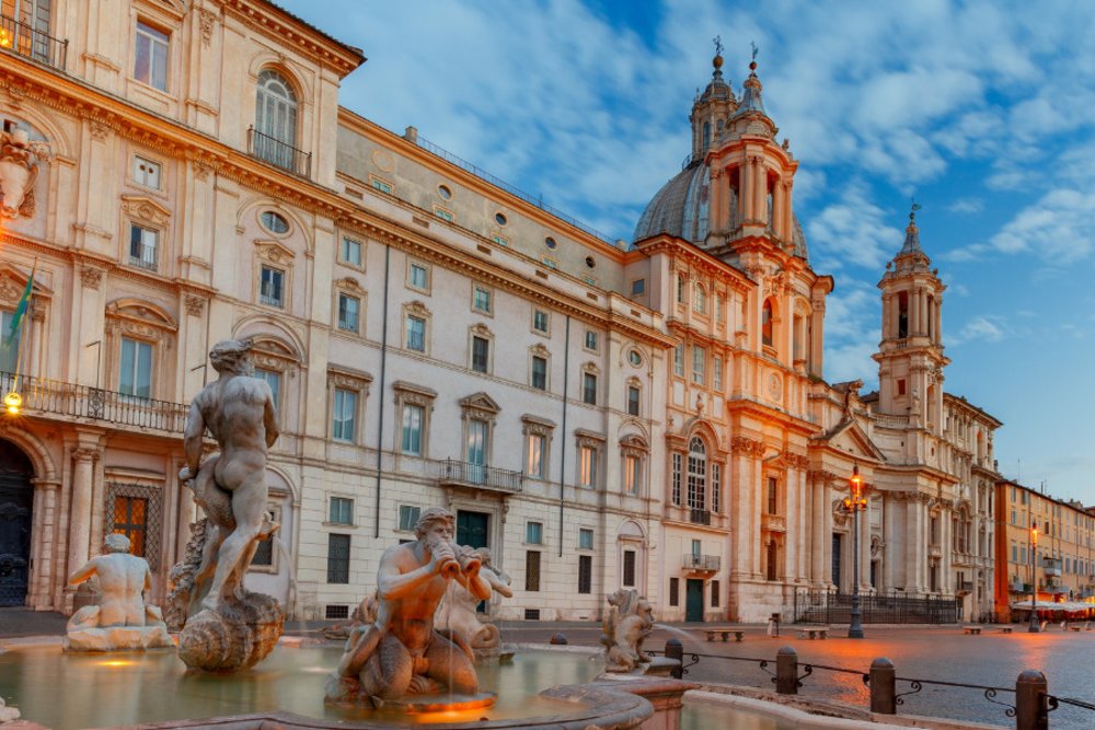 Stroll around Piazza Navona