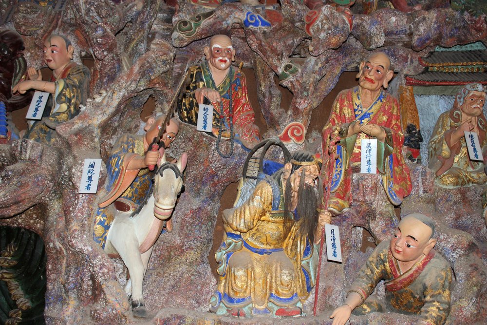 Chiêm Ngưỡng Các Ngôi Chùa Linh Thiêng