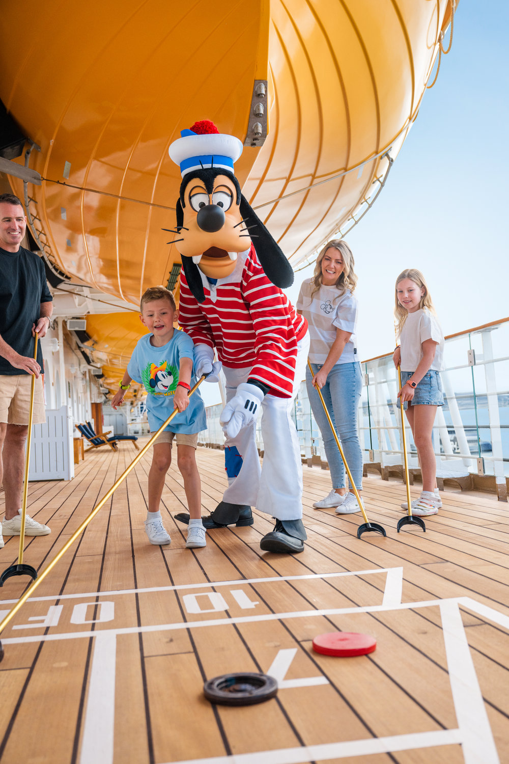 disney wonder cruise shuffle board