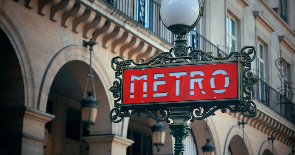 metro red sign paris