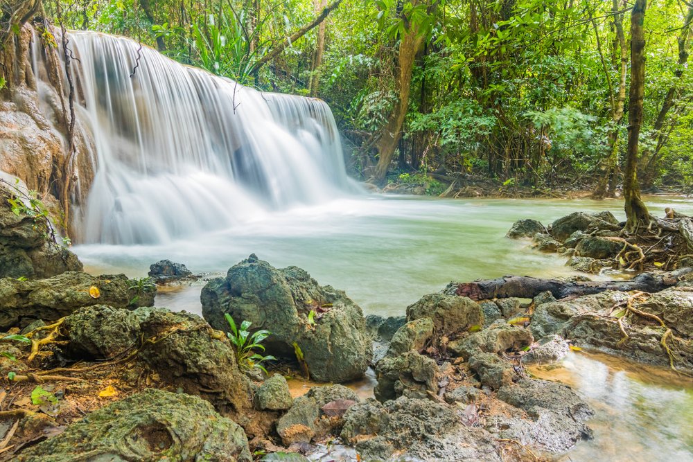  Ghềnh Đá Và Thác Nước Nhỏ - Background Sống Ảo Tuyệt Đẹp
