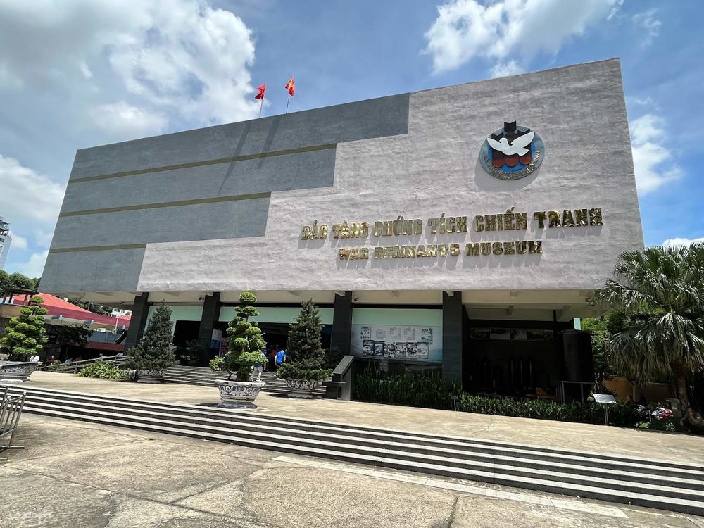 Overview of the War Remnants Museum building from the outside