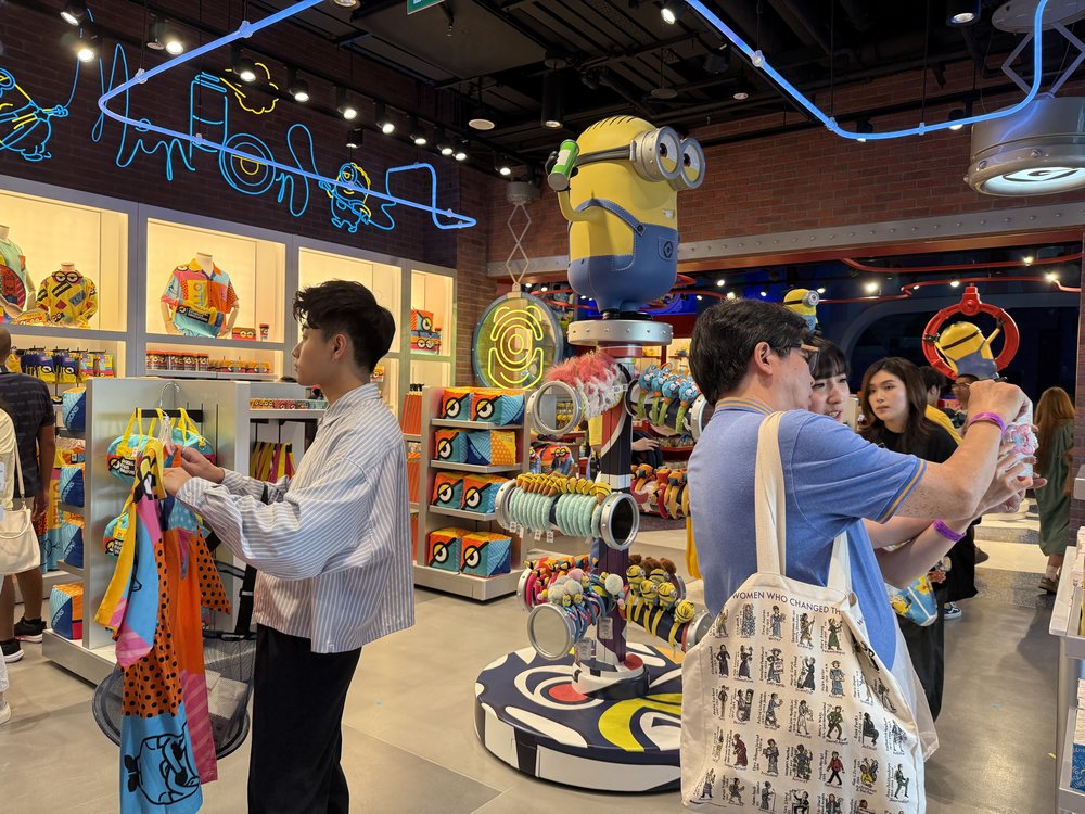 Universal Studios Singapore Guide - Minion Land Merchandise