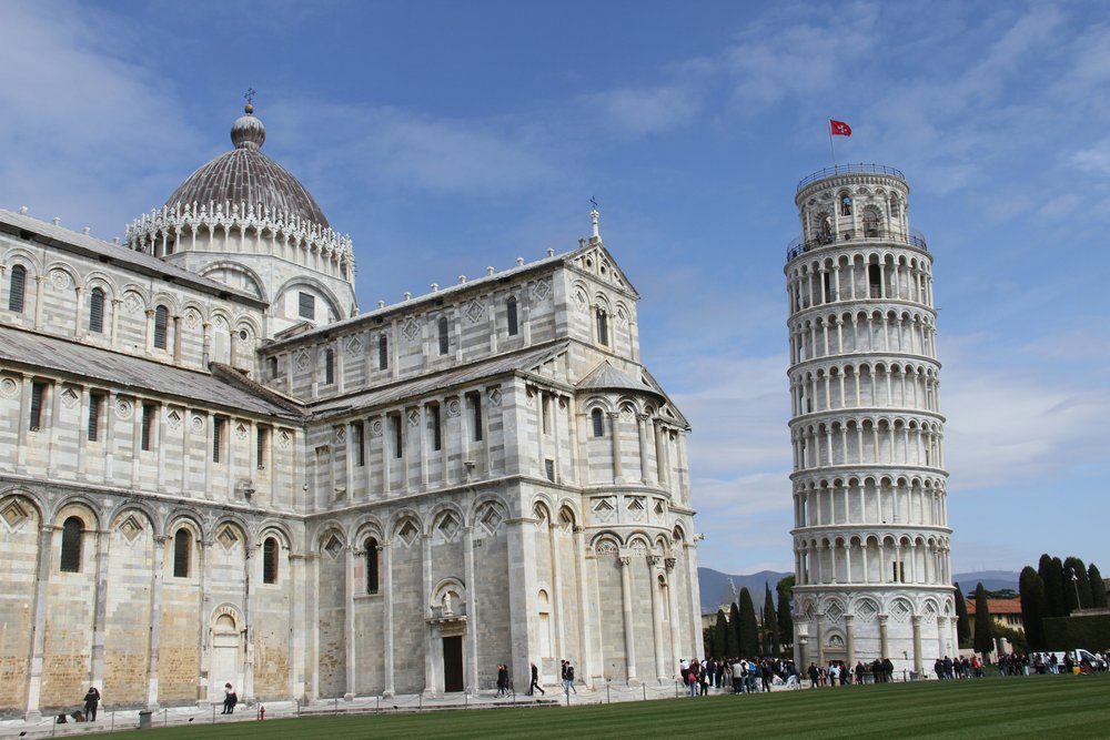 florence to pisa - duomo and leaning tower in pisa italy