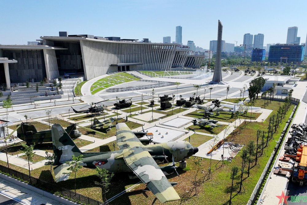 Bảo Tàng Lịch Sử Quân Sự Việt Nam - Hà Nội