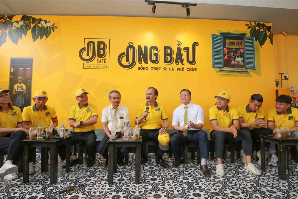 Cà Phê Ông Bầu Hà Nội - Cafe Của Những Ông Bầu Lớn Của Làng Thể Thao