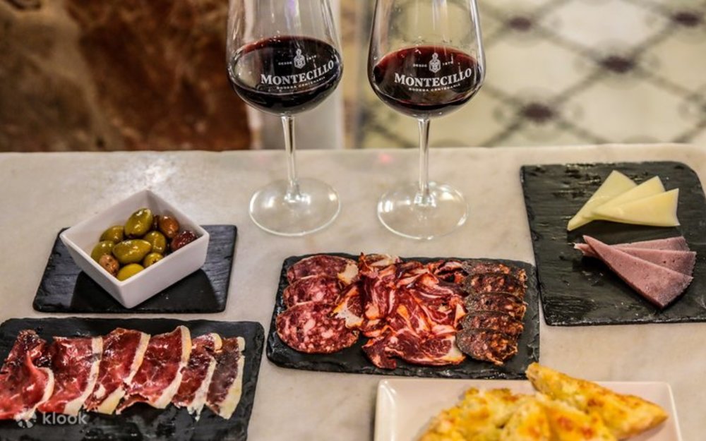 A perfect pair: red wine and savory meat bites