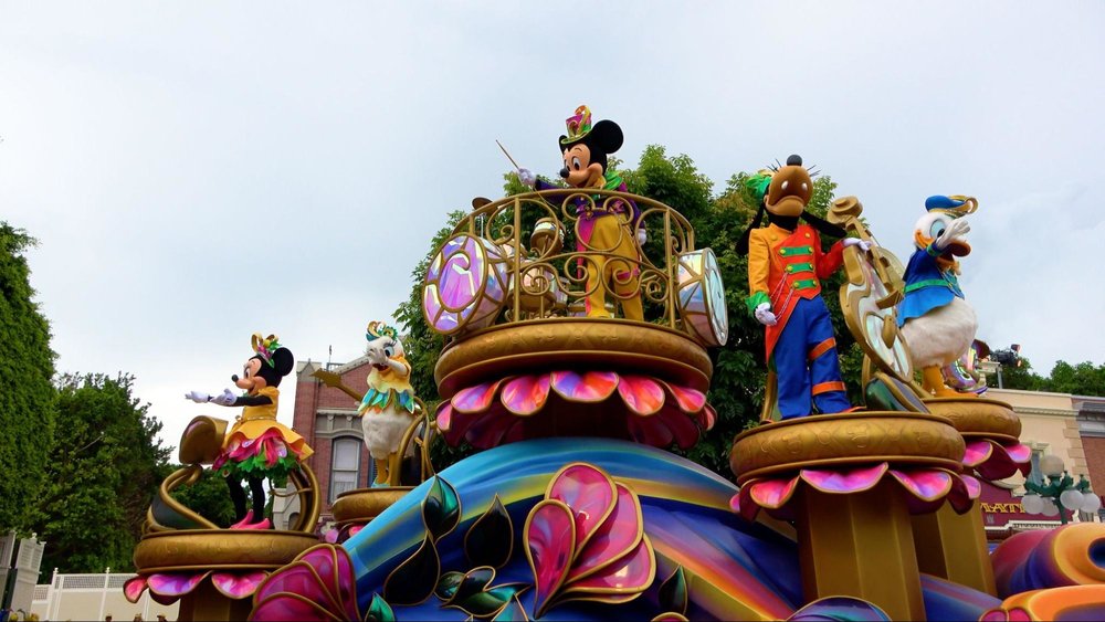 香港ディズニーランド・リゾート20周年の初日へ! ミッキー&フレンズ パレード