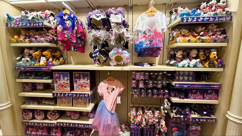 香港ディズニーランド・リゾート20周年の初日へ! 洋服 ぬいぐるみ カチューシャ