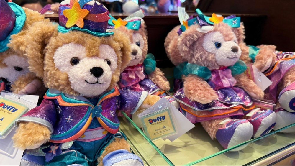 香港ディズニーランド・リゾート20周年の初日へ! ダッフィー&フレンズ ぬいぐるみ