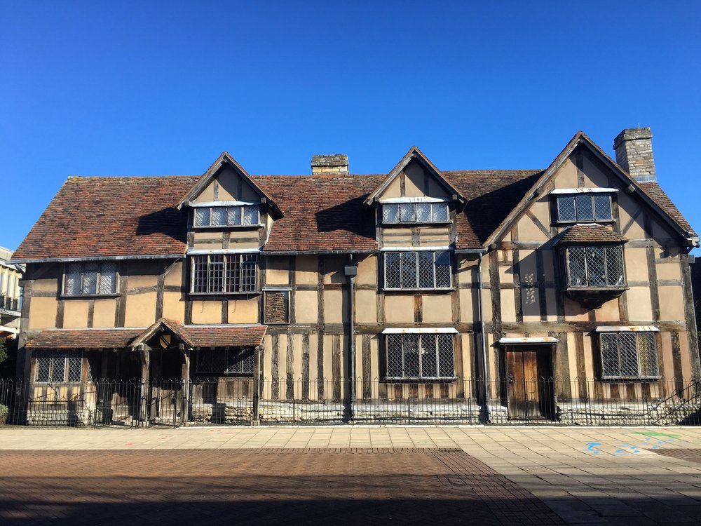 Brown houses lined up in Stratford-upon-Avon