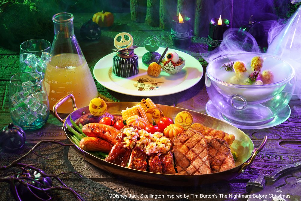 39 HKDL 香港ディズニー ハロウィン 2025 ジャックスケリントン 食べ物が並んだテーブル