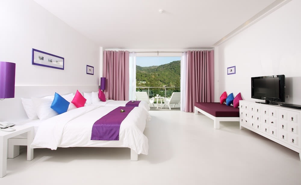 The Old Phuket - Karon Beach Resort 