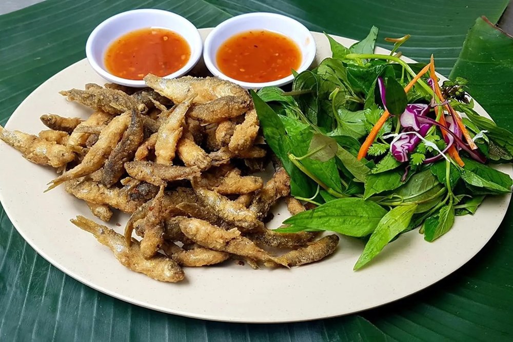 Cá Linh Chiên Giòn – Hương Vị Mùa Nước Nổi