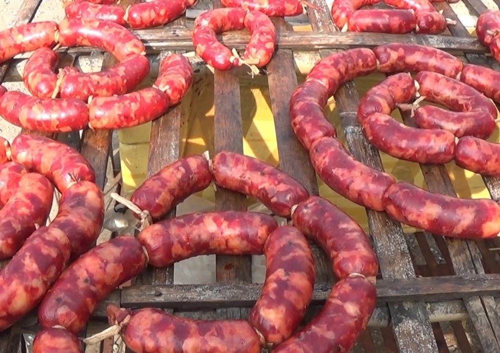 Tung Lò Mò – Lạp Xưởng Bò Người Chăm