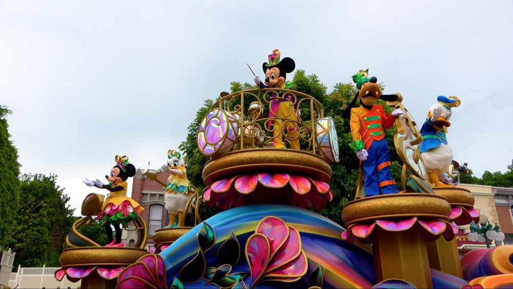 2025年最新の香港ディズニーランドに関するQ&A！　ショー　パレード　フロート　ミッキー　ミニー　ドナルド　グーフィー