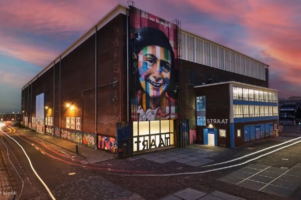Anne Frank mural at the STRAAT Museum