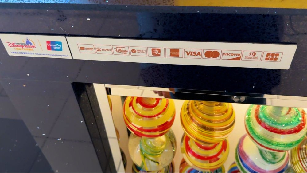 2025年最新!上海ディズニーリゾートのトイ・ストーリーホテル フロント チェックインカウンター