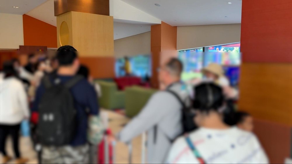 2025年最新!上海ディズニーリゾートのトイ・ストーリーホテル ベルデスク 朝の混雑