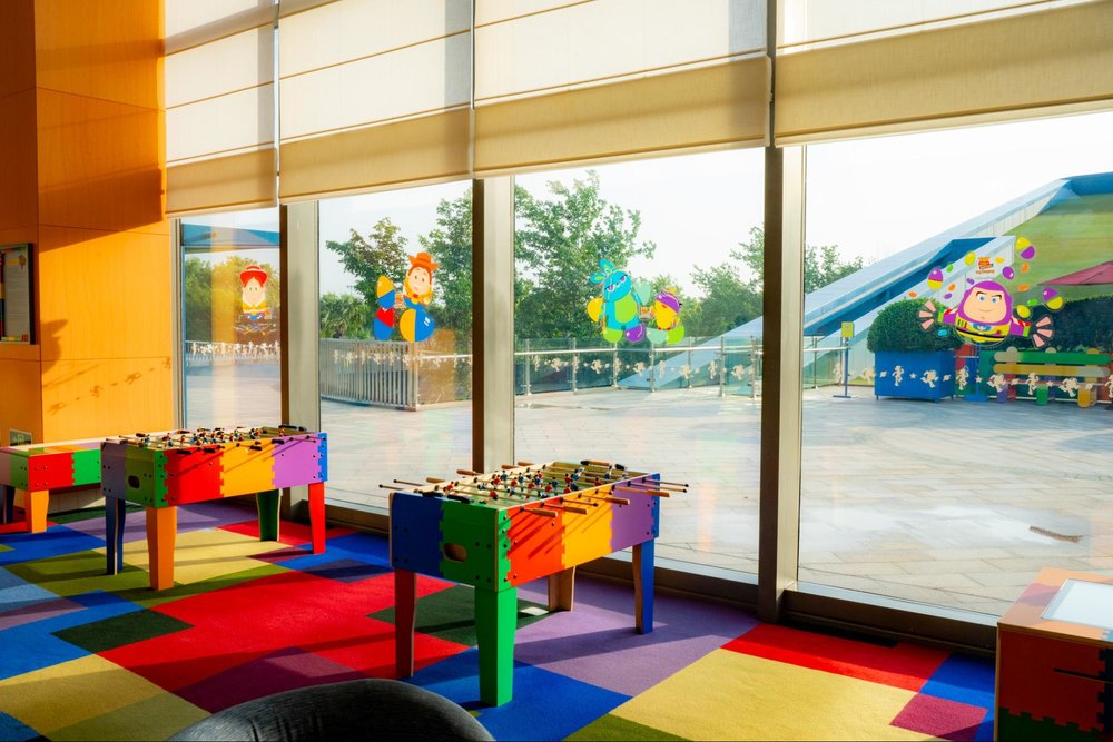 2025年最新!上海ディズニーリゾートのトイ・ストーリーホテル トイストーリーホテル ロビー