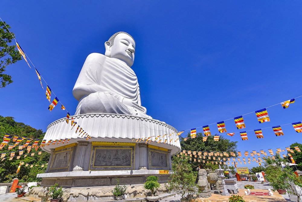 Lịch Sử Hình Thành Của Ngôi Chùa Thiêng Trên Đỉnh Núi