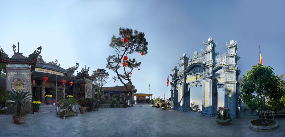  Chụp Ảnh Lưu Niệm Giữa Cảnh Quan Hùng Vĩ