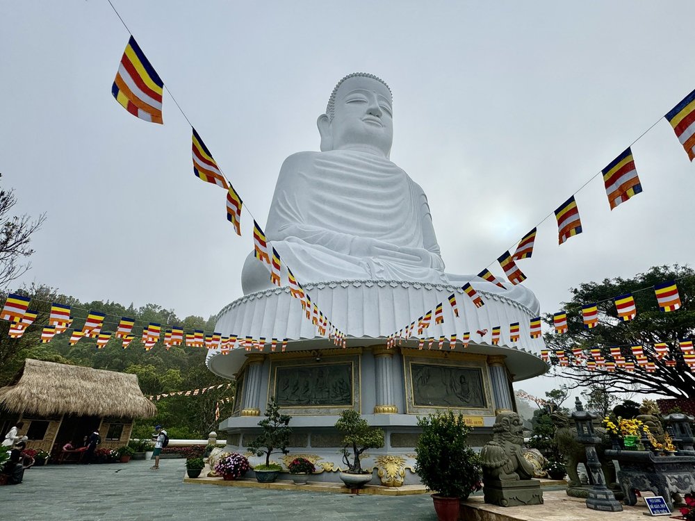 Tản Bộ Giữa Không Gian Thanh Tịnh