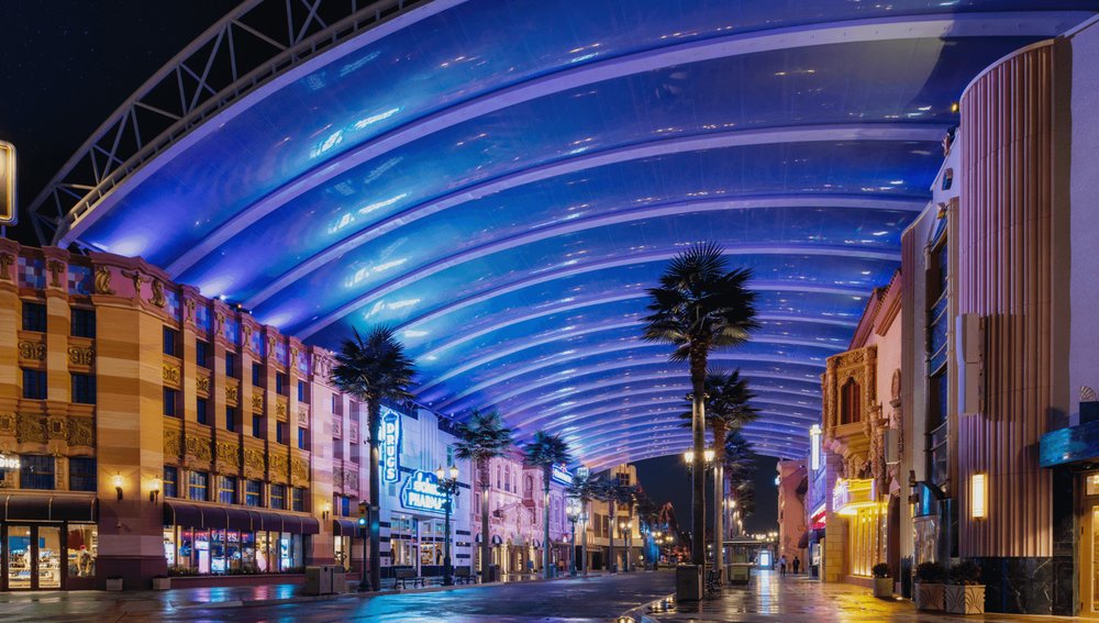 Hollywood Boulevard & New York